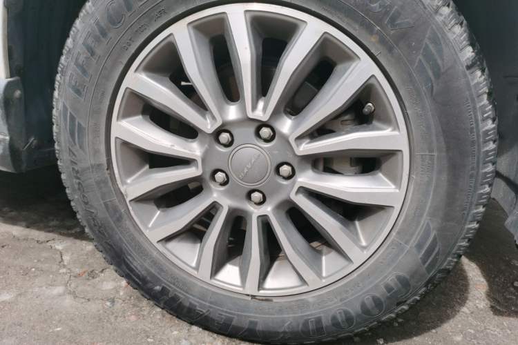 Used Haval H6 2018 Blue Label Sport Edition 1.5T Automatic Two-Wheel Drive Prestige Model Right Front Wheel Hub