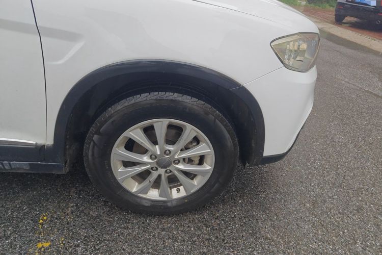 Used Haval H6 2018 Red-Label Sport Version 1.5T Manual Two-Wheel Drive Elite Model Right Front Wheel Hub