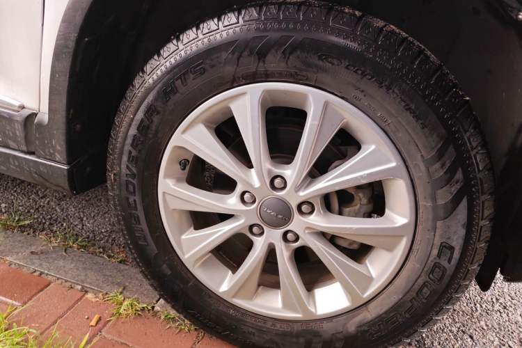 Used Haval H6 2018 Red-Label Sport Version 1.5T Manual Two-Wheel Drive Elite Model Right Front Wheel Hub