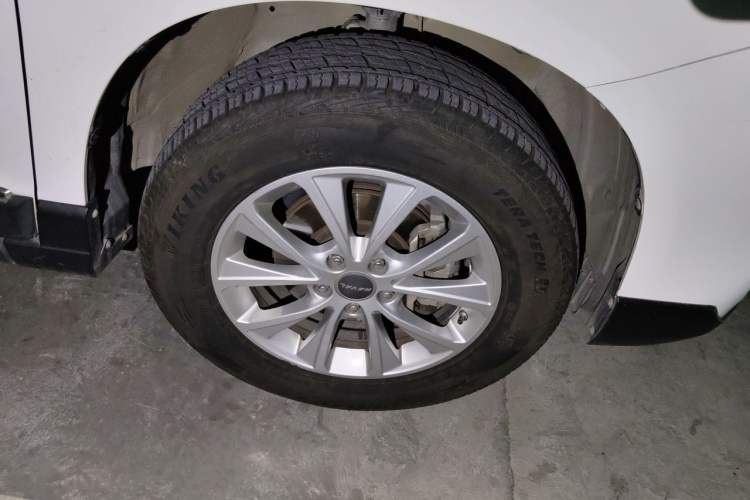 Used Haval H6 2018 Blue Label Sport Edition 1.5T Manual Two-Wheel Drive Elite Model Right Front Wheel Hub
