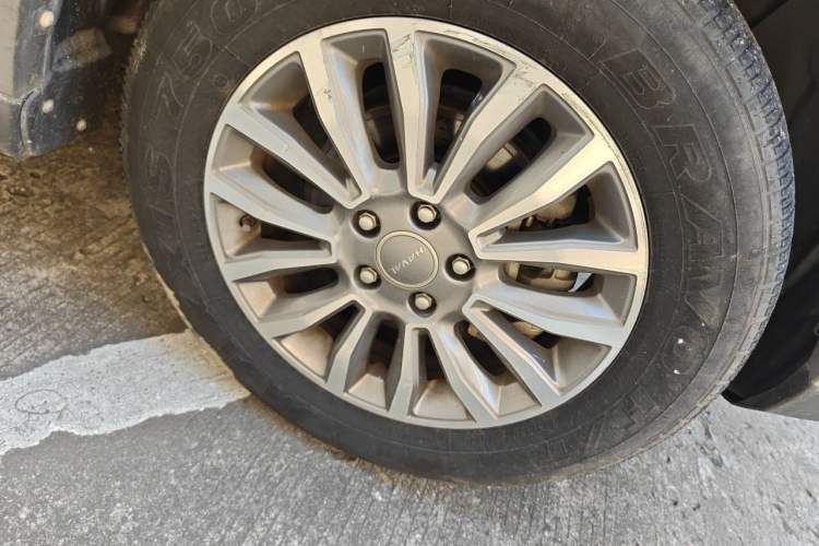 Used Haval H6 2018 Red-Label Sport Version 1.5T Manual Two-Wheel Drive Elite Model Right Front Wheel Hub