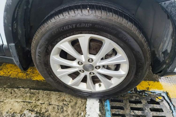 Used Haval H6 2018 Red-Label Sport Version 1.5T Manual Two-Wheel Drive Elite Model Right Front Wheel Hub