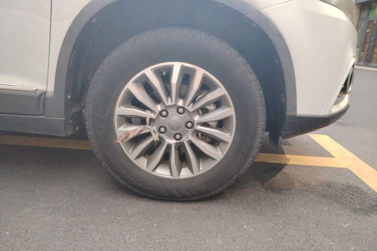 Used Haval H6 2018 Red-Label Sport Version 1.5T Manual Two-Wheel Drive Elite Model Right Front Wheel Hub
