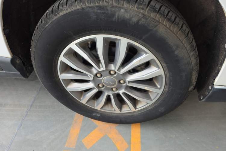 Used Haval H6 2018 Blue Label Sport Edition 1.5T Automatic Two-Wheel Drive Prestige Model Right Front Wheel Hub