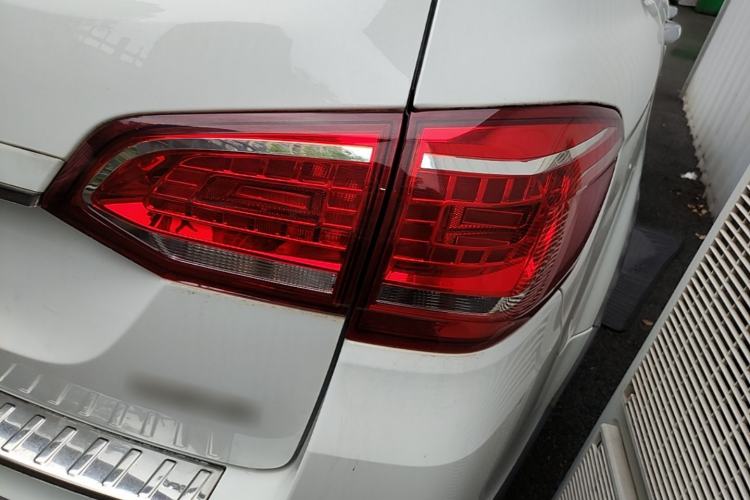 Used Haval H6 2018 Red-Label Sport Edition 1.5T Automatic Two-Wheel Drive Elite Model Right Rear Taillight