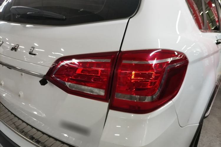 Used Haval H6 2018 Sport Edition 1.5T Automatic Two-Wheel Drive Elite Model China V Standard Right Rear Taillight