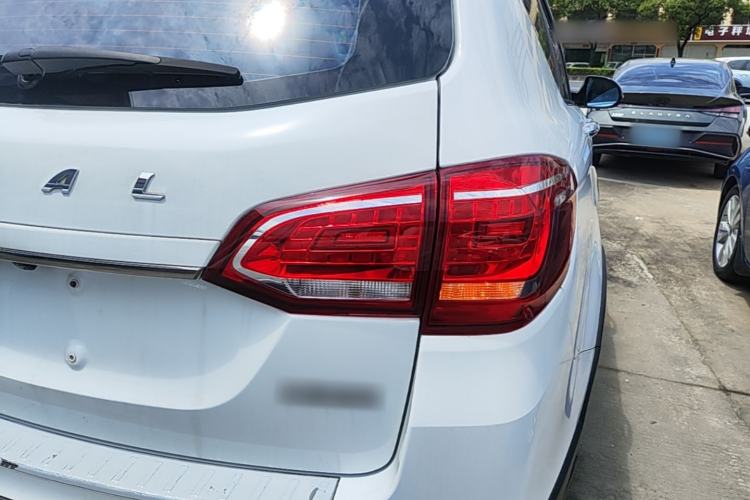 Used Haval H6 2018 Red-Label Sport Edition 1.5T Automatic Two-Wheel Drive Elite Model Right Rear Taillight