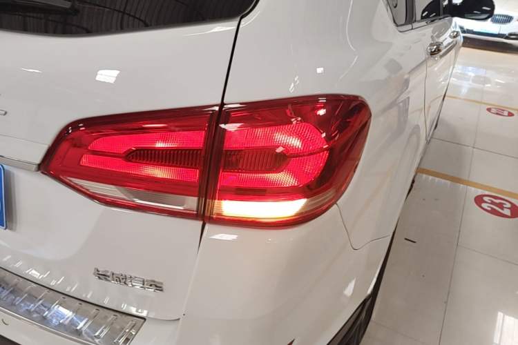 Used Haval H6 2018 Blue Label Sport Edition 1.5T Automatic Two-Wheel Drive Elite Model Right Rear Taillight