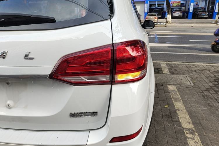 Used Haval H6 2018 Sport Edition 1.5T Automatic Two-Wheel Drive Elite Model China V Standard Right Rear Taillight