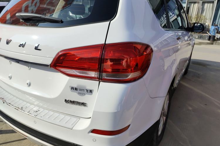 Used Haval H6 2018 Sport Edition 1.5T Automatic Two-Wheel Drive Elite Model China V Standard Right Rear Taillight