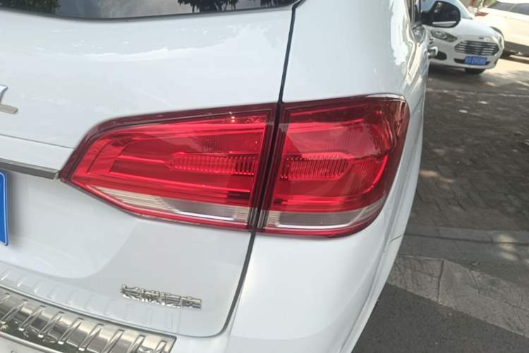 Used Haval H6 2018 Sport Edition 1.5T Automatic Two-Wheel Drive Elite Model China V Standard Right Rear Taillight