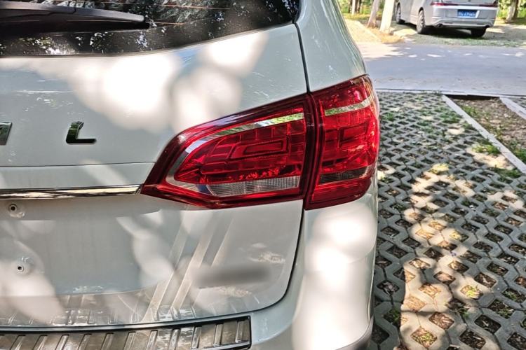 Used Haval H6 2018 Red-Label Sport Version 1.5T Manual Two-Wheel Drive Elite Model Right Rear Taillight