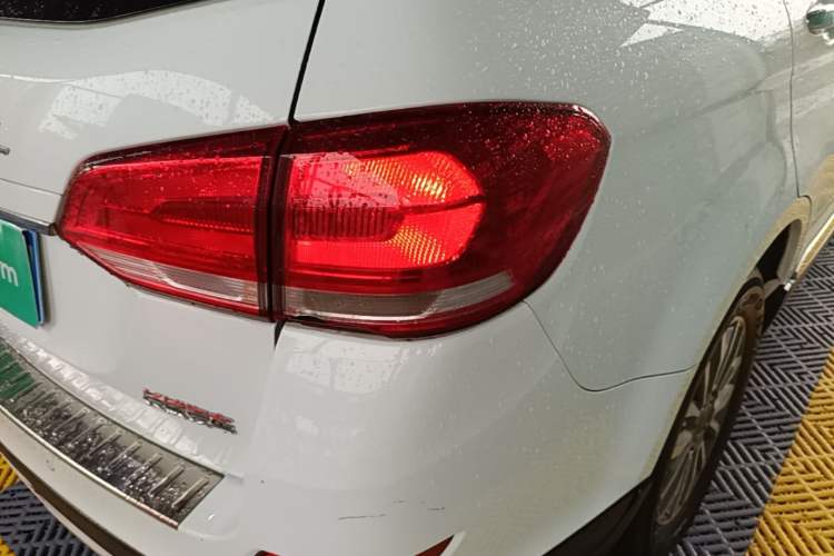 Used Haval H6 2018 Sport Edition 1.5T Automatic Two-Wheel Drive Elite Model China V Standard Right Rear Taillight