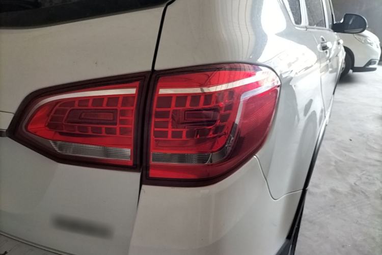 Used Haval H6 2018 Sport Edition 1.5T Manual Two-Wheel Drive Elite Model China V Standard Right Rear Taillight
