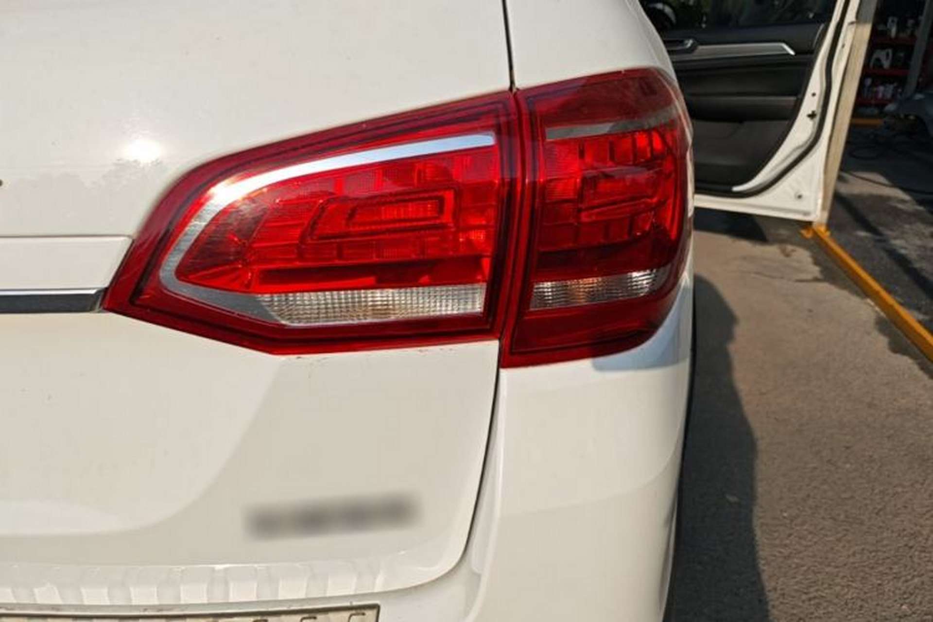 Used Haval H6 2018 Sport Edition 1.5T Manual Two-Wheel Drive Elite Model China V Standard Right Rear Taillight