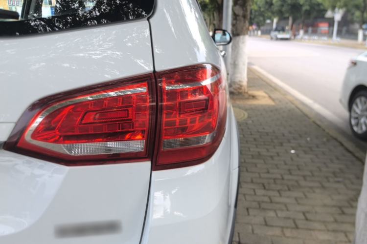 Used Haval H6 2018 Sport Edition 1.5T Automatic Two-Wheel Drive Elite Model China V Standard Right Rear Taillight