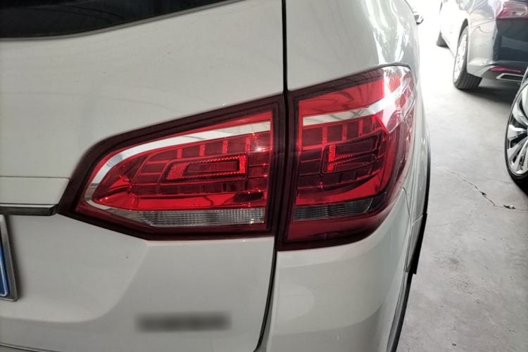 Used Haval H6 2018 Red-Label Sport Edition 1.5T Automatic Two-Wheel Drive Elite Model Right Rear Taillight