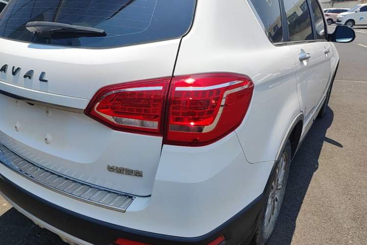 Used Haval H6 2018 Red-Label Sport Version 1.5T Manual Two-Wheel Drive Elite Model Right Rear Taillight