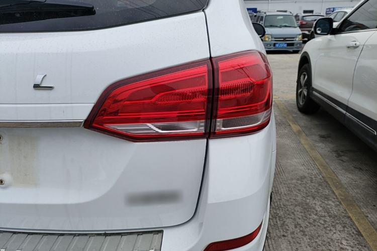 Used Haval H6 2018 Sport Edition 1.5T Automatic Two-Wheel Drive Elite Model China V Standard Right Rear Taillight