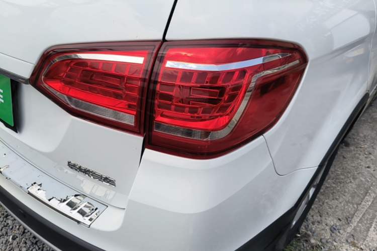 Used Haval H6 2018 Red-Label Sport Edition 1.5T Automatic Two-Wheel Drive Elite Model Right Rear Taillight