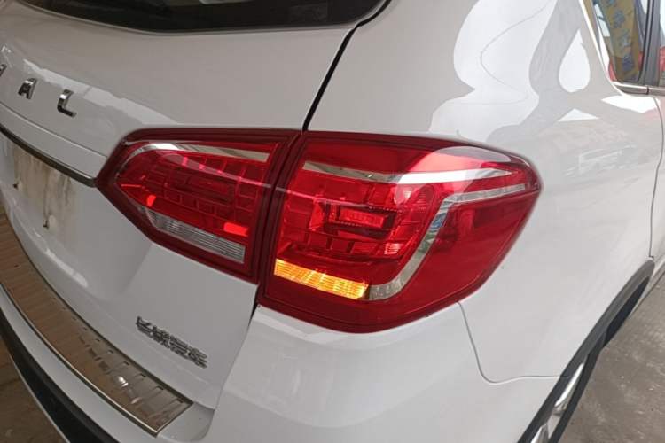 Used Haval H6 2018 Sport Edition 1.5T Manual Two-Wheel Drive Elite Model China V Standard Right Rear Taillight