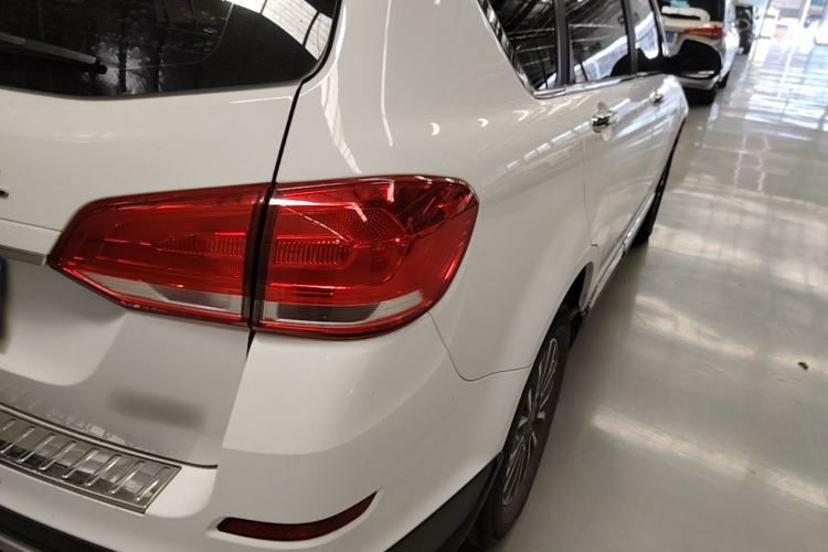 Used Haval H6 2018 Sport Edition 1.5T Automatic Two-Wheel Drive Elite Model China V Standard Right Rear Taillight