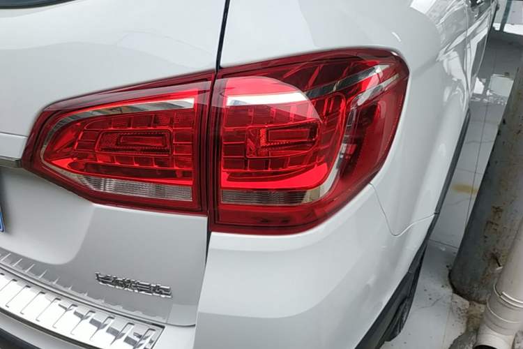 Used Haval H6 2018 Red-Label Sport Edition 1.5T Automatic Two-Wheel Drive Elite Model Right Rear Taillight