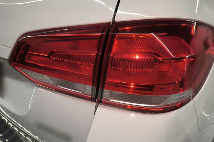 Used Haval H6 2018 Sport Edition 1.5T Automatic Two-Wheel Drive Elite Model China V Standard Right Rear Taillight
