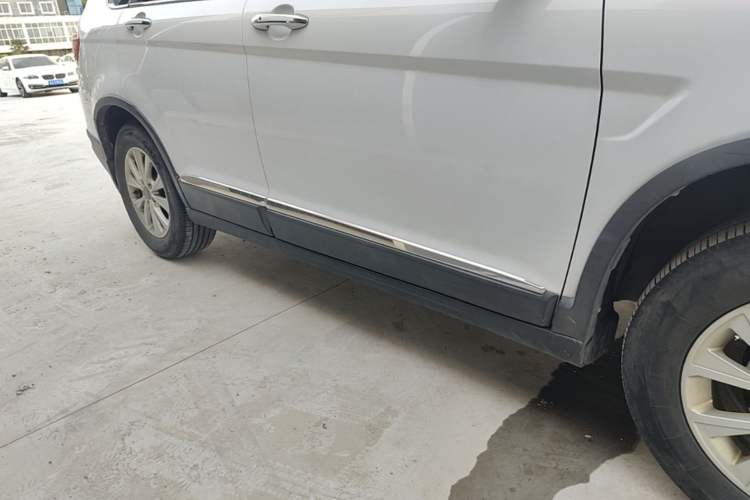 Used Haval H6 2018 Red-Label Sport Version 1.5T Manual Two-Wheel Drive Elite Model Right Side Sill
