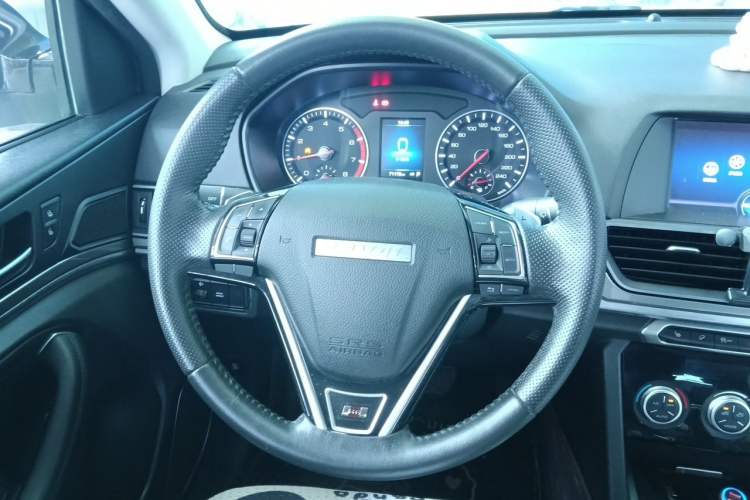 Used Haval H6 2018 Sport Edition 1.5T Automatic Two-Wheel Drive Elite Model China V Standard Steering Wheel
