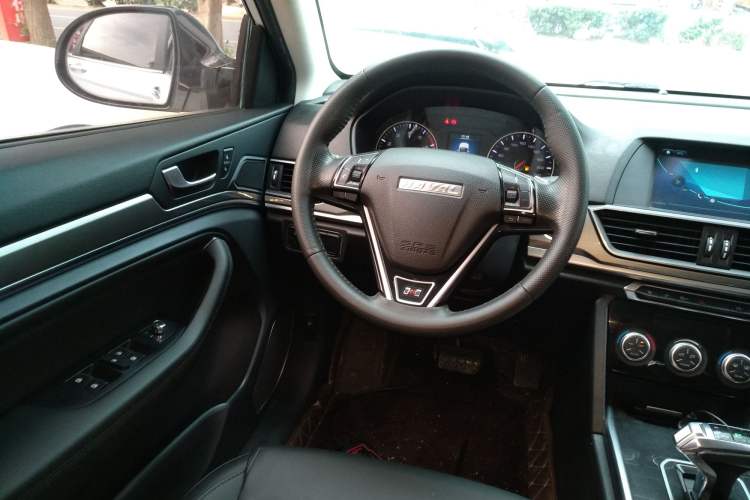 Used Haval H6 2018 Red-Label Sport Edition 1.5T Automatic Two-Wheel Drive Elite Model Steering Wheel