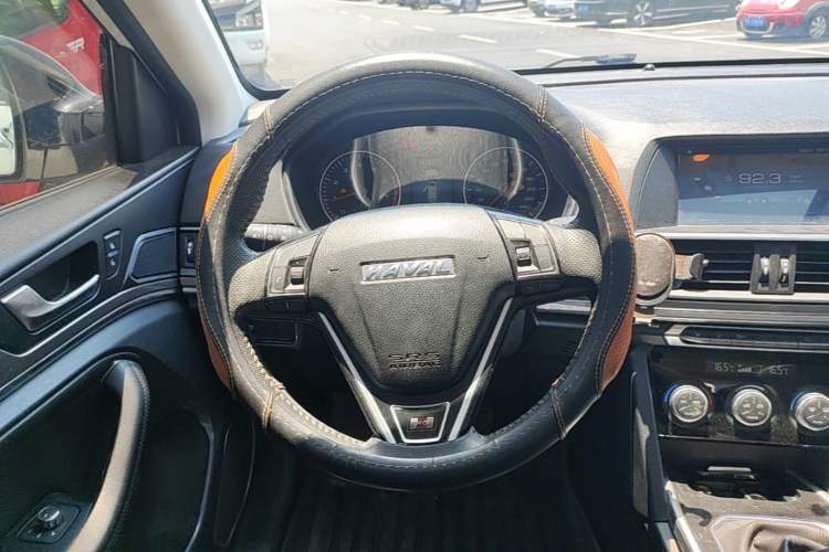 Used Haval H6 2018 Red-Label Sport Version 1.5T Manual Two-Wheel Drive Elite Model Steering Wheel