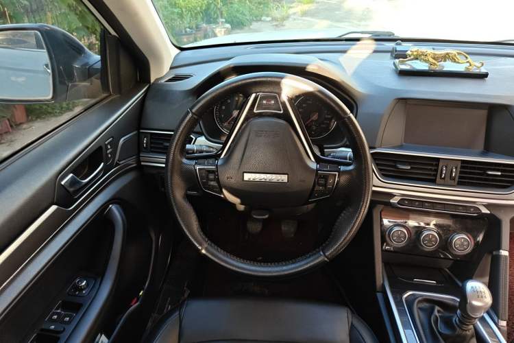Used Haval H6 2018 Red-Label Sport Version 1.5T Manual Two-Wheel Drive Elite Model Steering Wheel