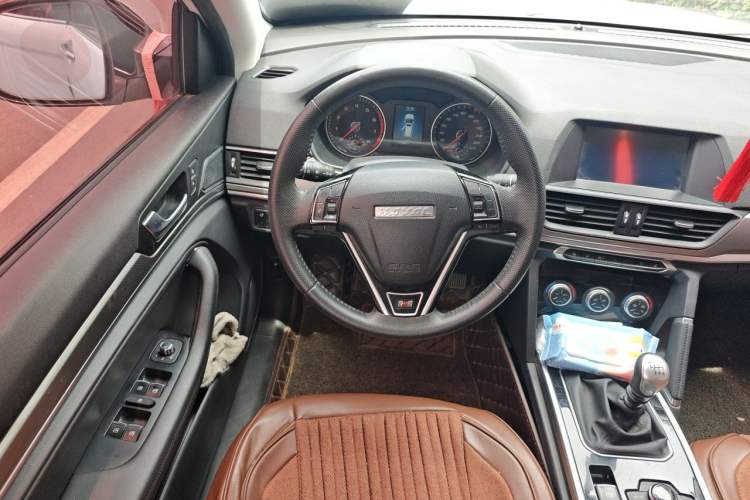 Used Haval H6 2018 Red-Label Sport Version 1.5T Manual Two-Wheel Drive Elite Model Steering Wheel
