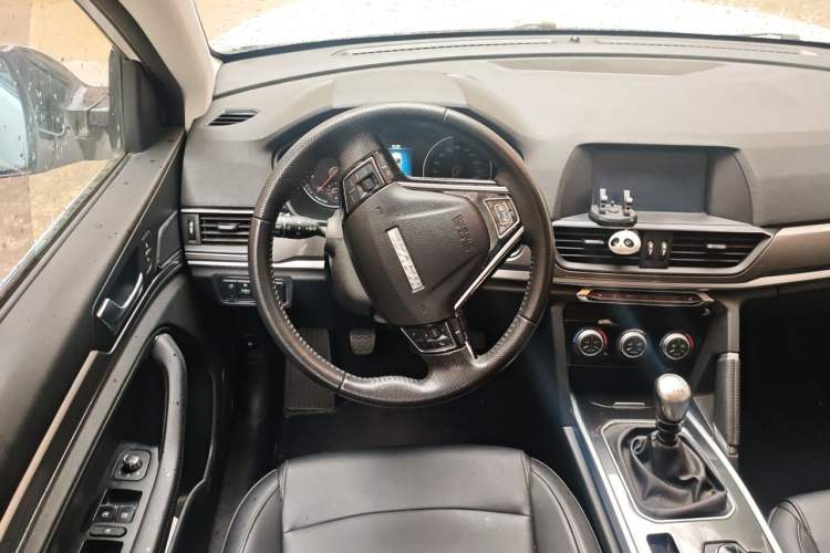 Used Haval H6 2018 Blue Label Sport Edition 1.5T Manual Two-Wheel Drive Elite Model Steering Wheel