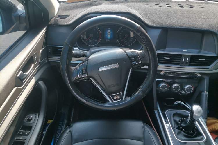 Used Haval H6 2018 Red-Label Sport Version 1.5T Manual Two-Wheel Drive Elite Model Steering Wheel