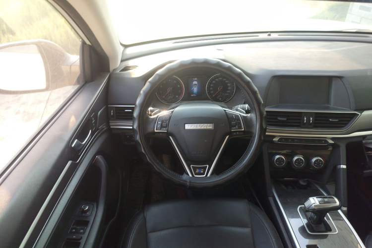 Used Haval H6 2018 Sport Edition 1.5T Automatic Two-Wheel Drive Elite Model China V Standard Steering Wheel