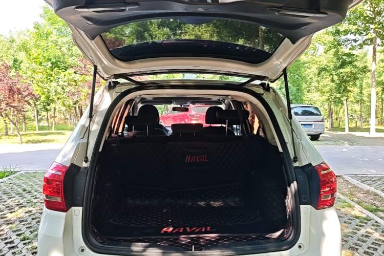 Used Haval H6 2018 Red-Label Sport Version 1.5T Manual Two-Wheel Drive Elite Model Trunk