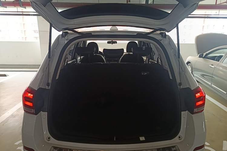 Used Haval H6 2018 Blue Label Sport Edition 1.5T Automatic Two-Wheel Drive Elite Model Trunk