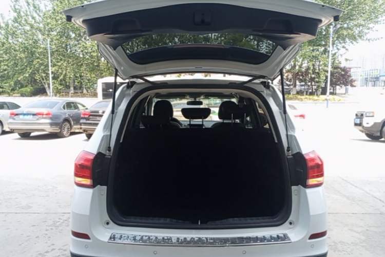 Used Haval H6 2018 Sport Edition 1.5T Automatic Two-Wheel Drive Elite Model China V Standard Trunk