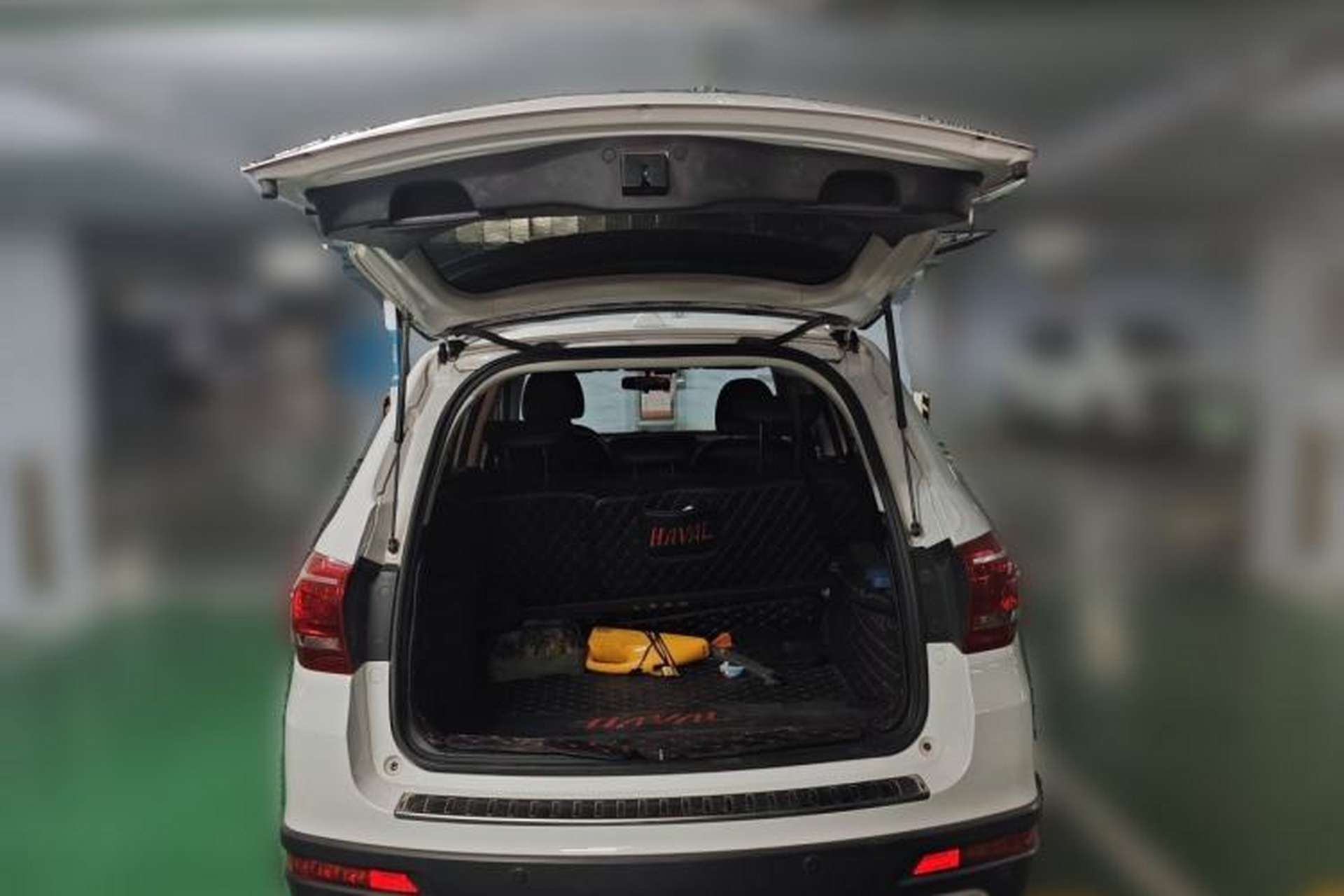 Used Haval H6 2018 Red-Label Sport Version 1.5T Manual Two-Wheel Drive Elite Model Trunk