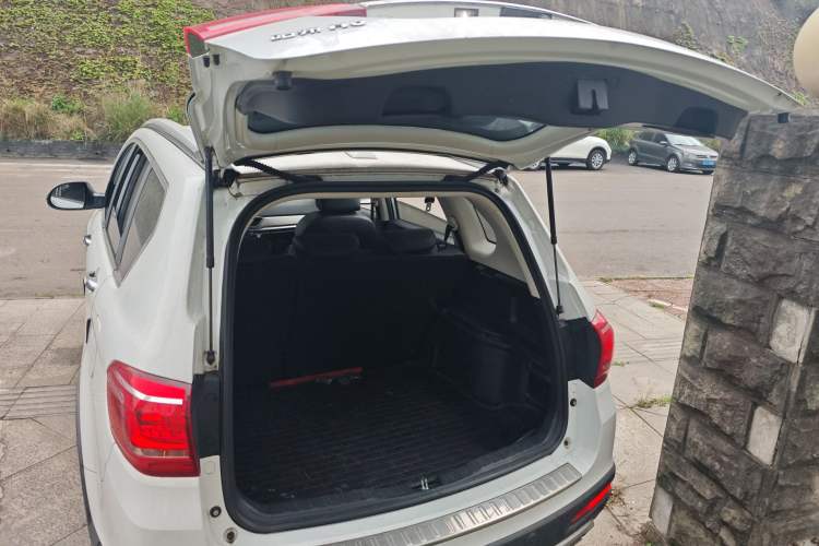 Used Haval H6 2018 Sport Edition 1.5T Automatic Two-Wheel Drive Elite Model China V Standard Trunk