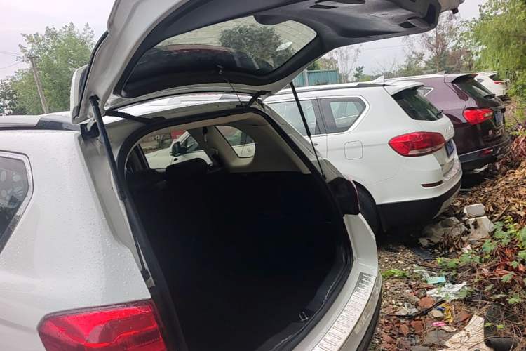 Used Haval H6 2018 Sport Edition 1.5T Automatic Two-Wheel Drive Elite Model China V Standard Trunk
