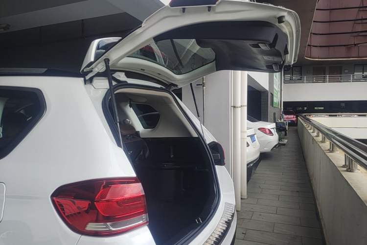 Used Haval H6 2018 Blue Label Sport Edition 1.5T Automatic Two-Wheel Drive Elite Model Trunk