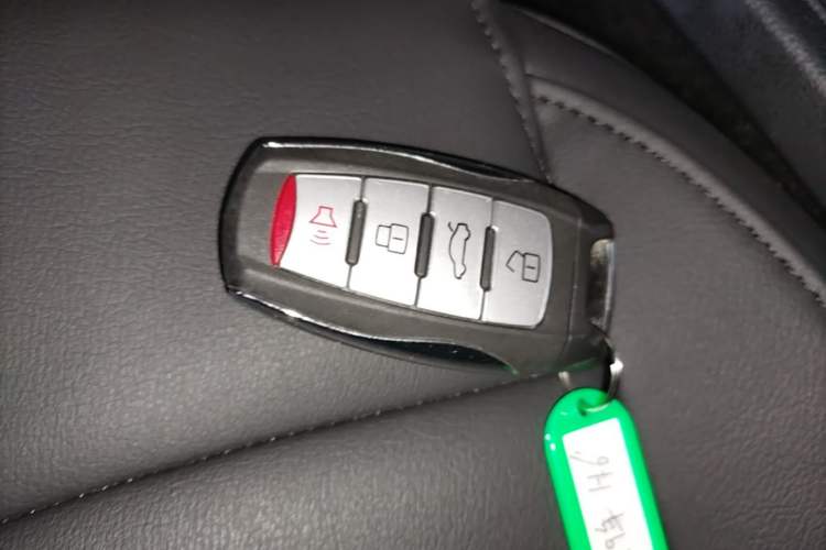 Used Haval H6 2018 Sport Edition 1.5T Automatic Two-Wheel Drive Elite Model China V Standard Vehicle Key