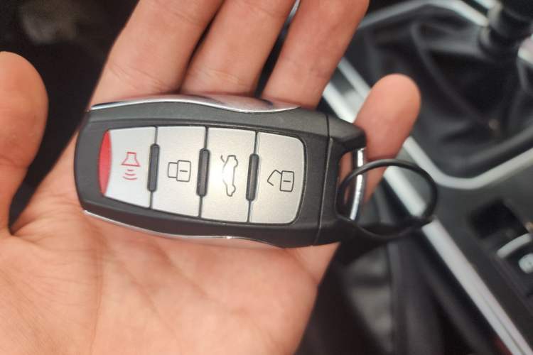 Used Haval H6 2018 Red-Label Sport Version 1.5T Manual Two-Wheel Drive Elite Model Vehicle Key