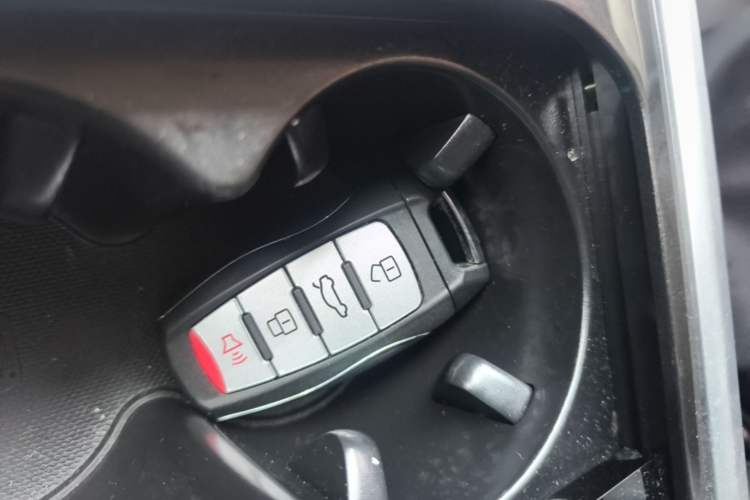 Used Haval H6 2018 Sport Edition 1.5T Automatic Two-Wheel Drive Elite Model China V Standard Vehicle Key