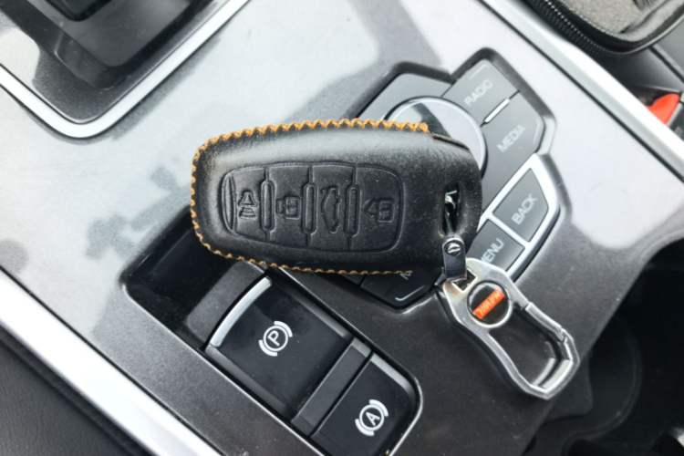 Used Haval H6 2018 Sport Edition 1.5T Automatic Two-Wheel Drive Elite Model China V Standard Vehicle Key