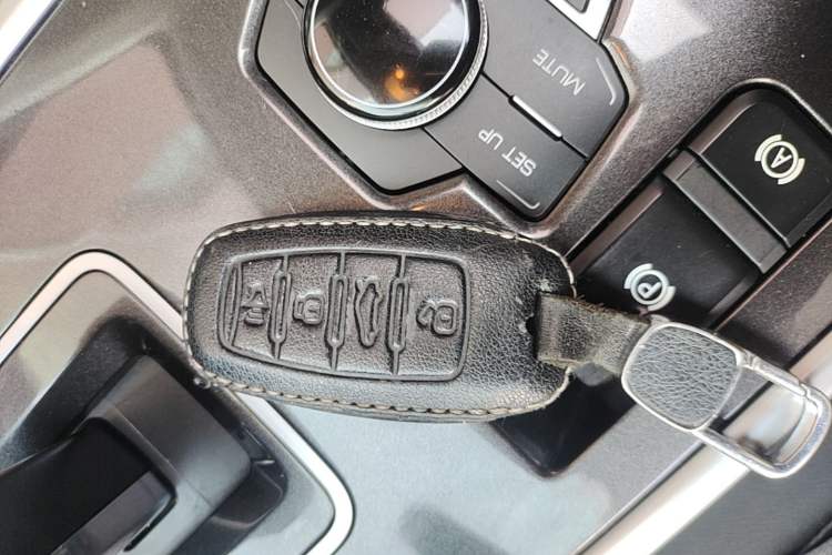 Used Haval H6 2018 Sport Edition 1.5T Automatic Two-Wheel Drive Elite Model China V Standard Vehicle Key