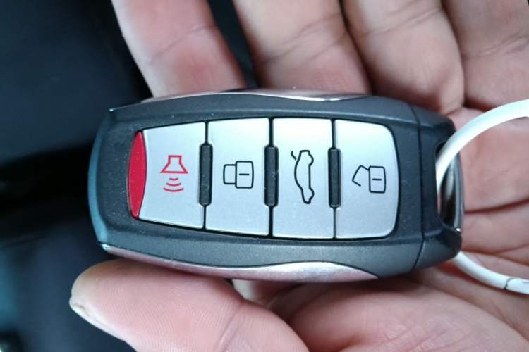 Used Haval H6 2018 Sport Edition 1.5T Automatic Two-Wheel Drive Elite Model China V Standard Vehicle Key